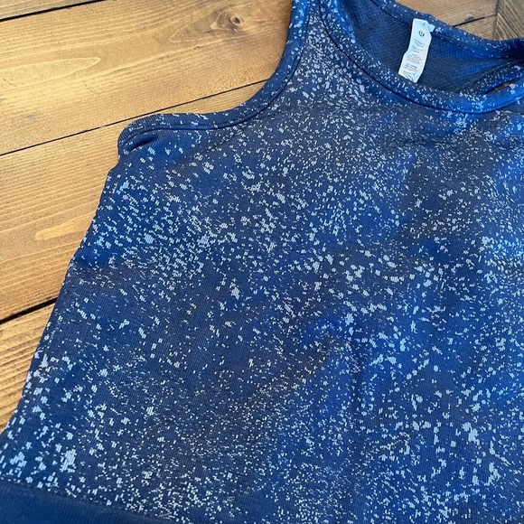 Lululemon Crop Top NWOT - Picture 2 of 5